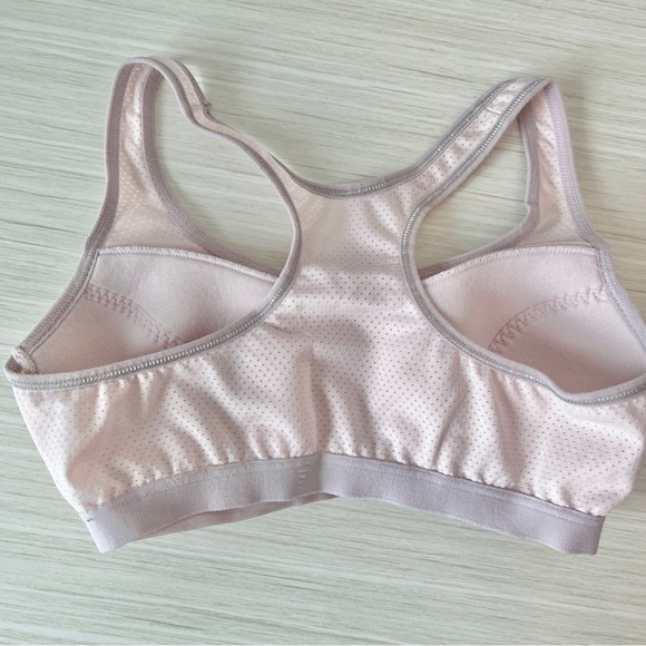🔥Light Pink Sports Bra - Picture 7 of 9